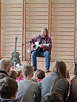 Paweł Szymański. RECITAL GITAROWY - SPOTKANIE Z GITARĄ.